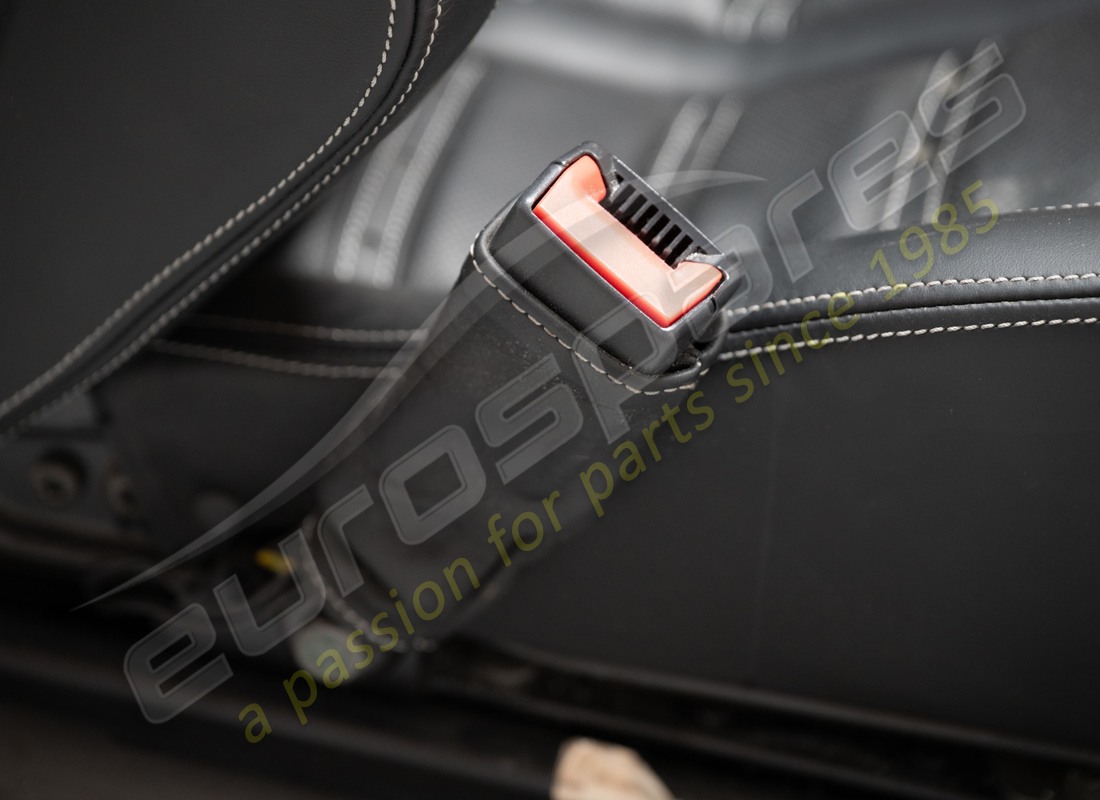 USED FERRARI COMPLETE SEAT SET. PART NUMBER EAP1558688 (22) used ferrari complete seat set. part number eap1558688 (22)