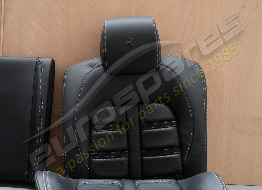 USED FERRARI COMPLETE SEAT SET. PART NUMBER EAP1558688 (27) used ferrari complete seat set. part number eap1558688 (27)