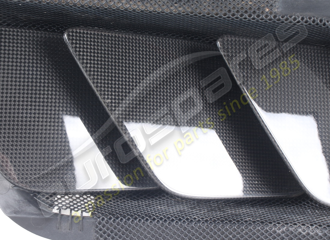 USED EUROSPARES LH FENDER VENT MOUNT WITH CARBON LOUVERS. PART NUMBER EAP1723592 (5) used eurospares lh fender vent mount with carbon louvers. part number eap1723592 (5)