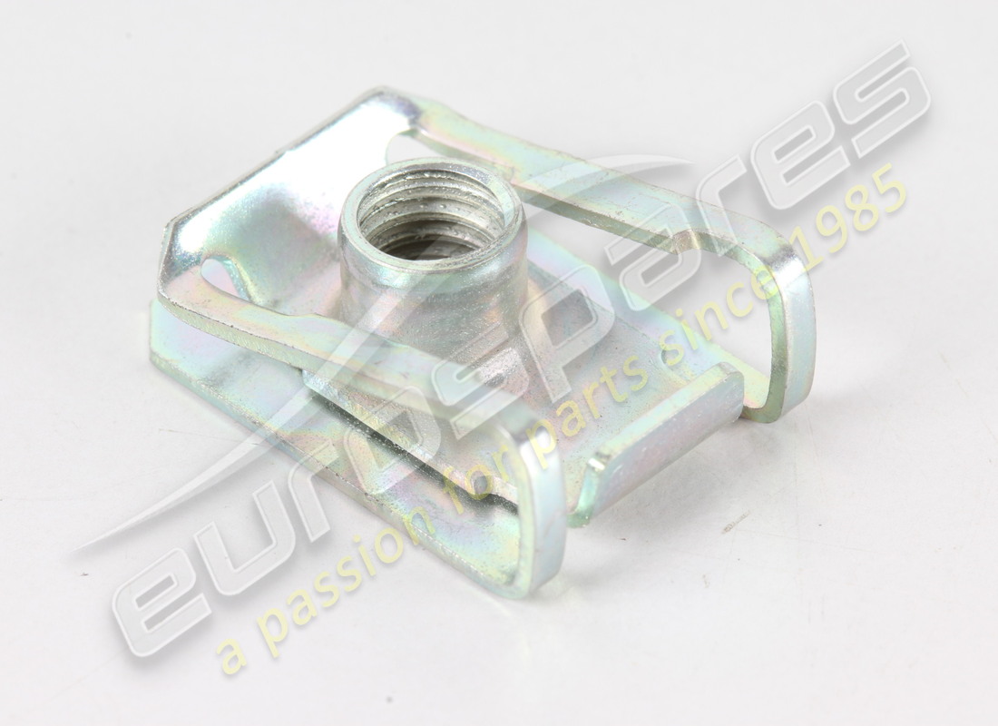 new maserati clip. part number 675001047 (1)