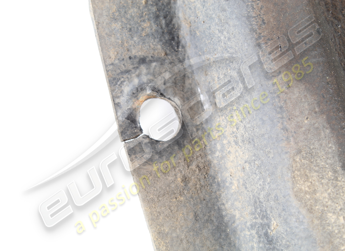 used maserati riparo vano ruota post.dx. part number 372500528 (2)