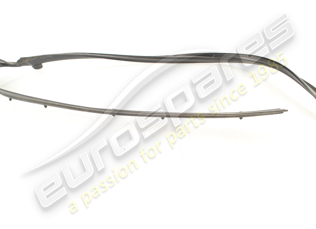 used maserati door seal. part number 67473200 (2)