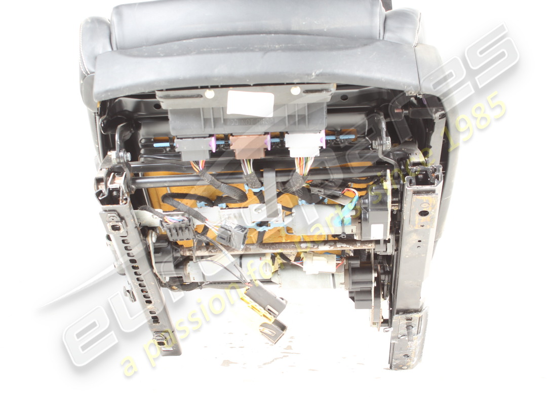 damaged ferrari rhd lh seaat in black. part number 67847300 (4)