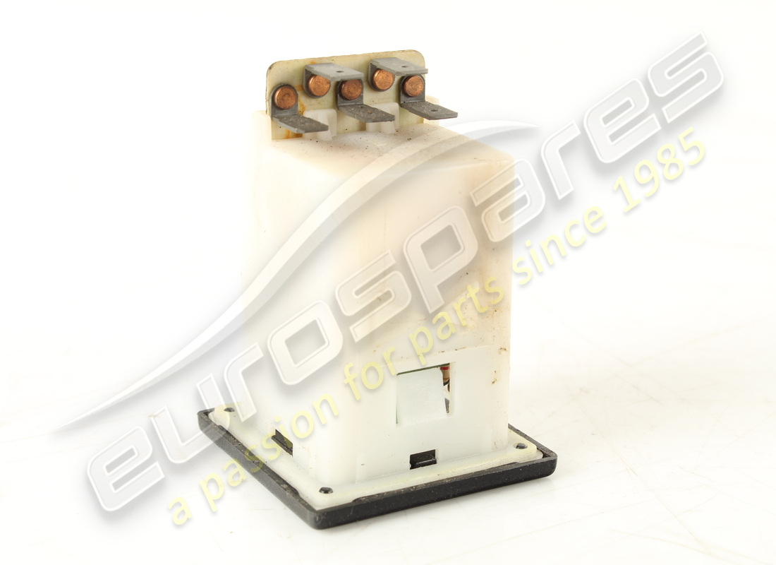 USED FERRARI BOOT SWITCH. PART NUMBER 2578089610 (3) used ferrari boot switch. part number 2578089610 (3)