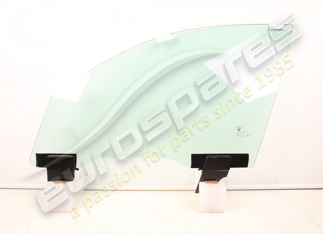 new maserati front lh door window glass. part number 670032192 (1)