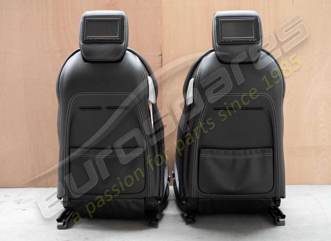 USED FERRARI COMPLETE SEAT SET. PART NUMBER EAP1558688 (16) used ferrari complete seat set. part number eap1558688 (16)