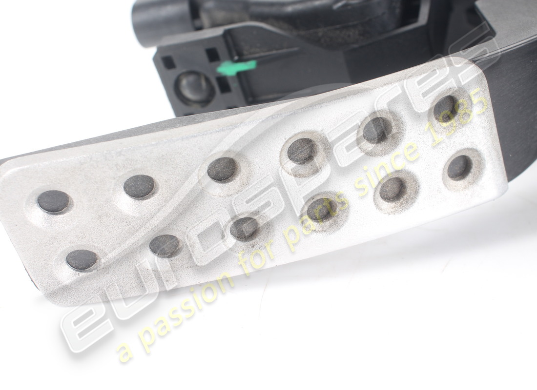 USED FERRARI COMPLETE ACCELERATOR PEDAL. PART NUMBER 243117 (5) used ferrari complete accelerator pedal. part number 243117 (5)