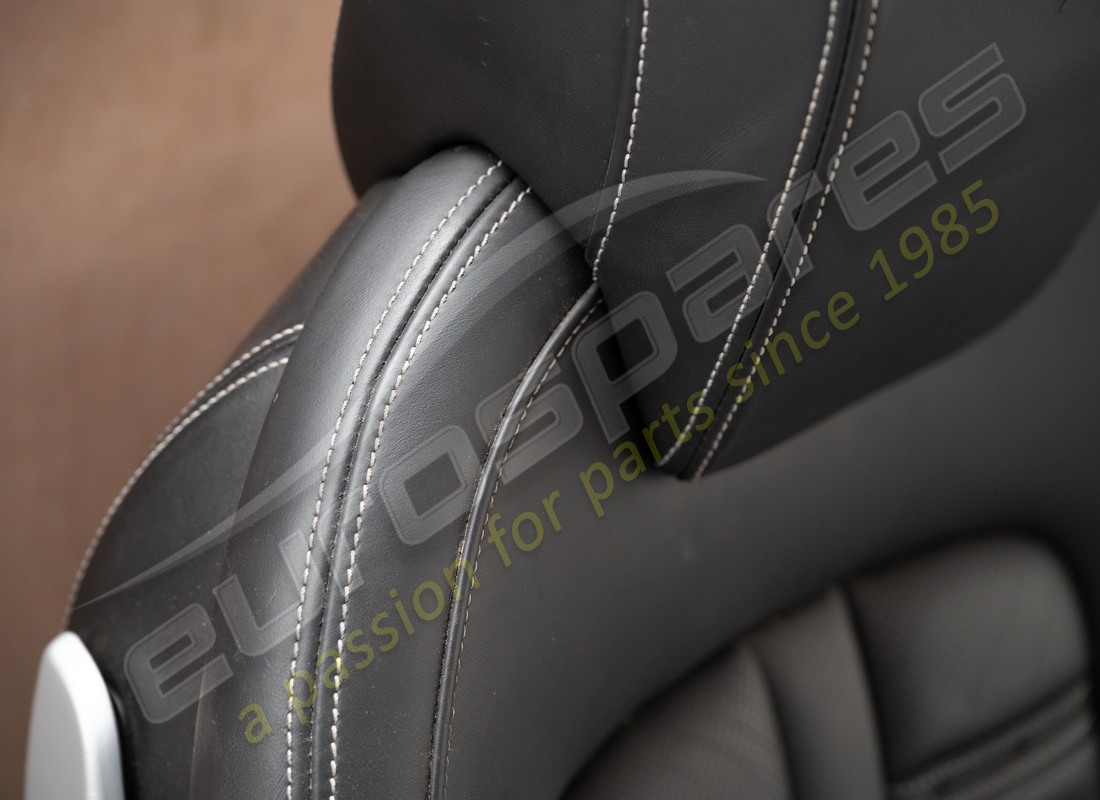 USED FERRARI COMPLETE SEAT SET. PART NUMBER EAP1558688 (8) used ferrari complete seat set. part number eap1558688 (8)