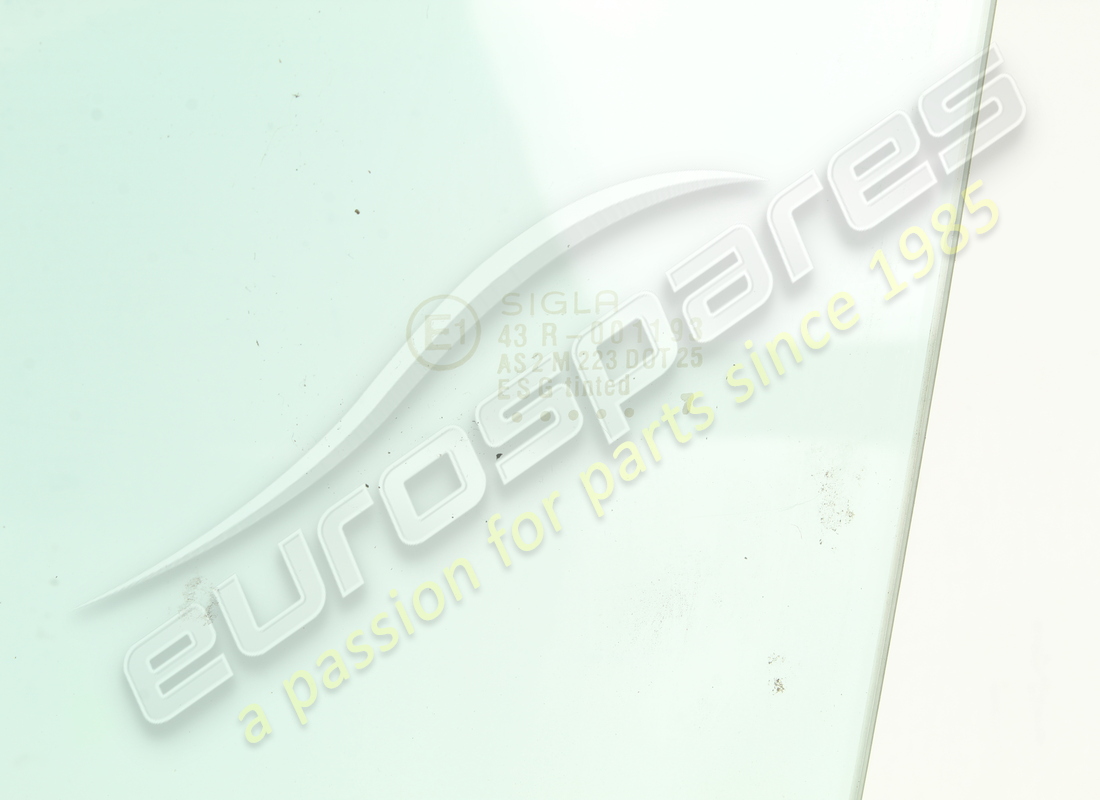 used ferrari lh door glass. part number 61034200 (2)