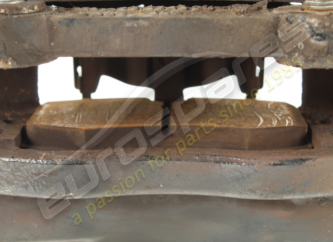 used maserati complete rh front caliper. part number 82336900 (4)