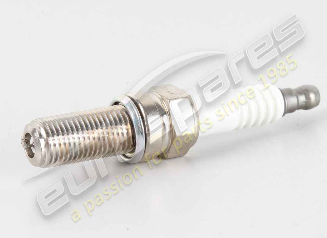 new maserati spark plug. part number 670053816 (2)