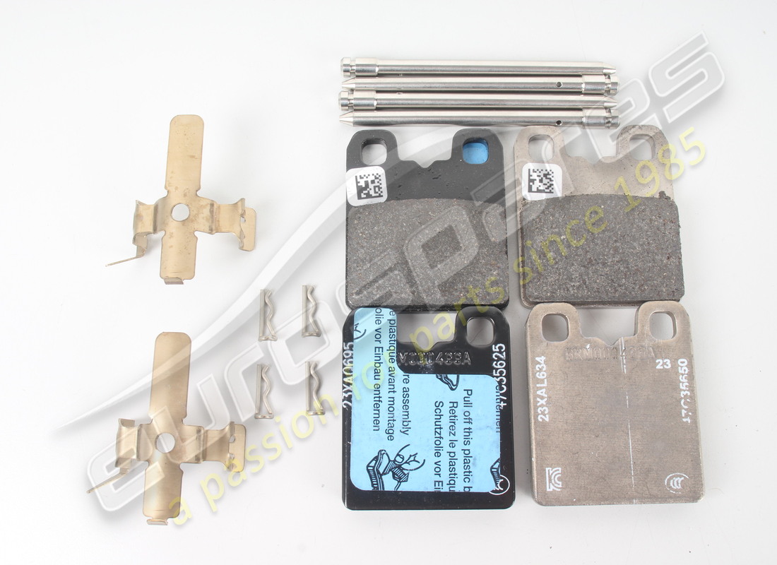 new ferrari set of epb pads. part number 70006840 (1)