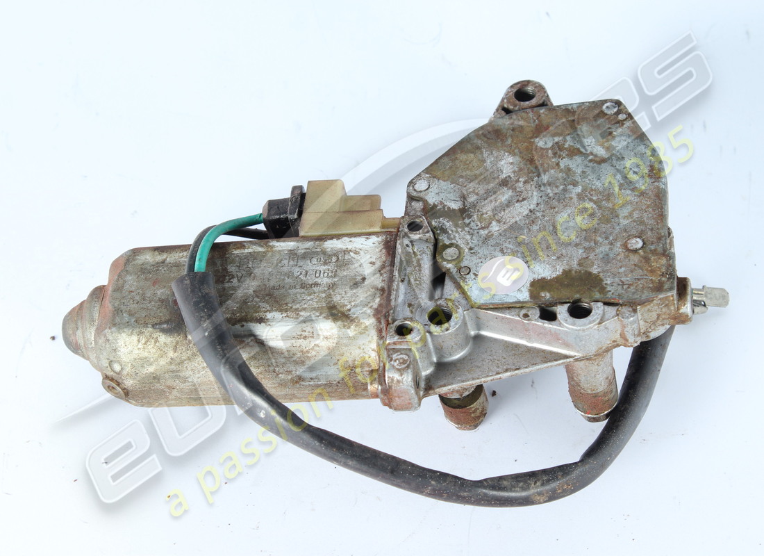 used ferrari lh window motor. part number 62302200 (1)