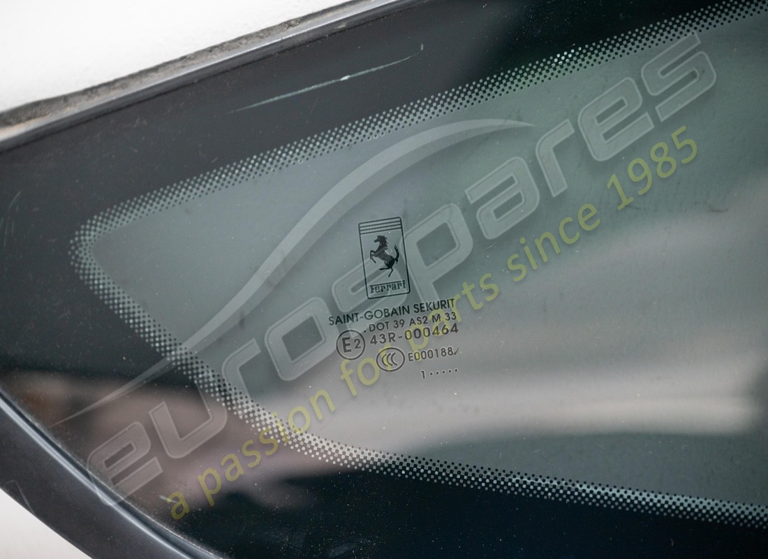 used ferrari rh rear window. part number 84342400 (2)