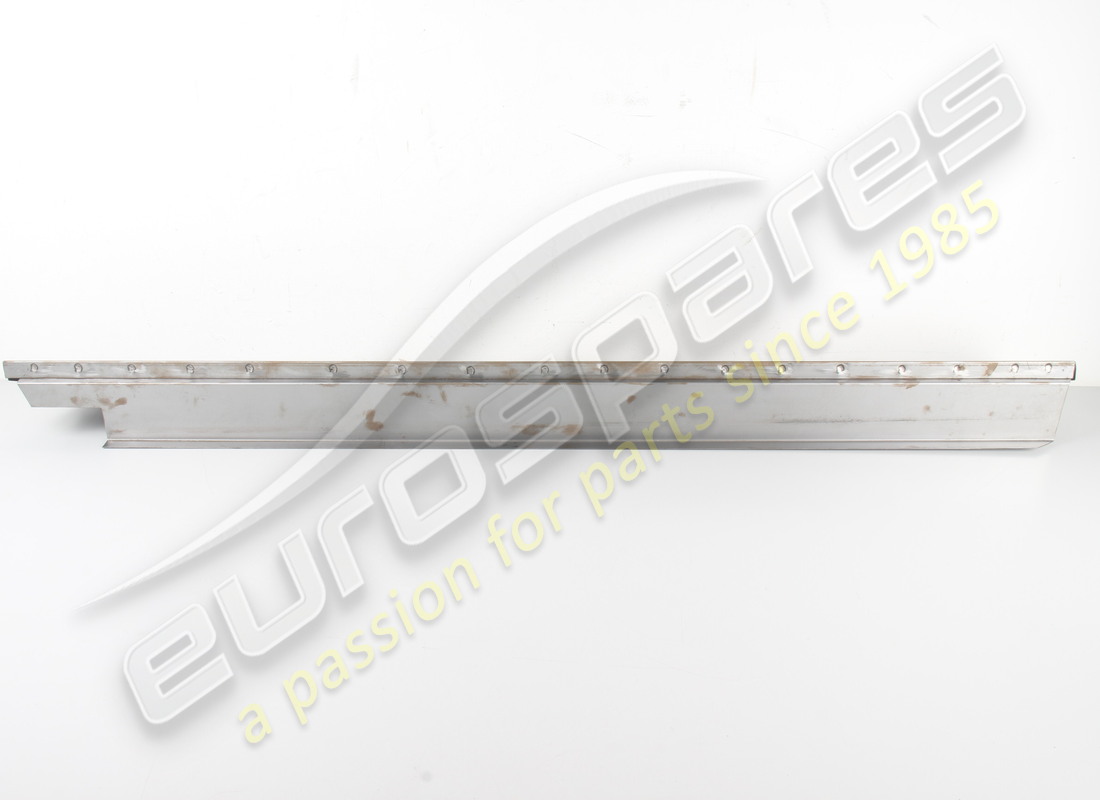 new eurospares rh door sill. part number 40155905 (4)