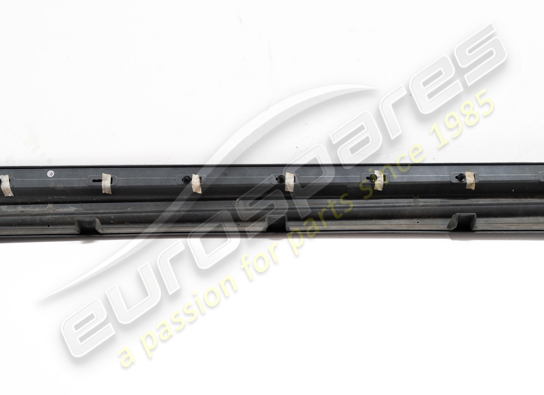 USED MASERATI RH SIDE SKIRT (PRIMER). PART NUMBER 673000022 (10) used maserati rh side skirt (primer). part number 673000022 (10)