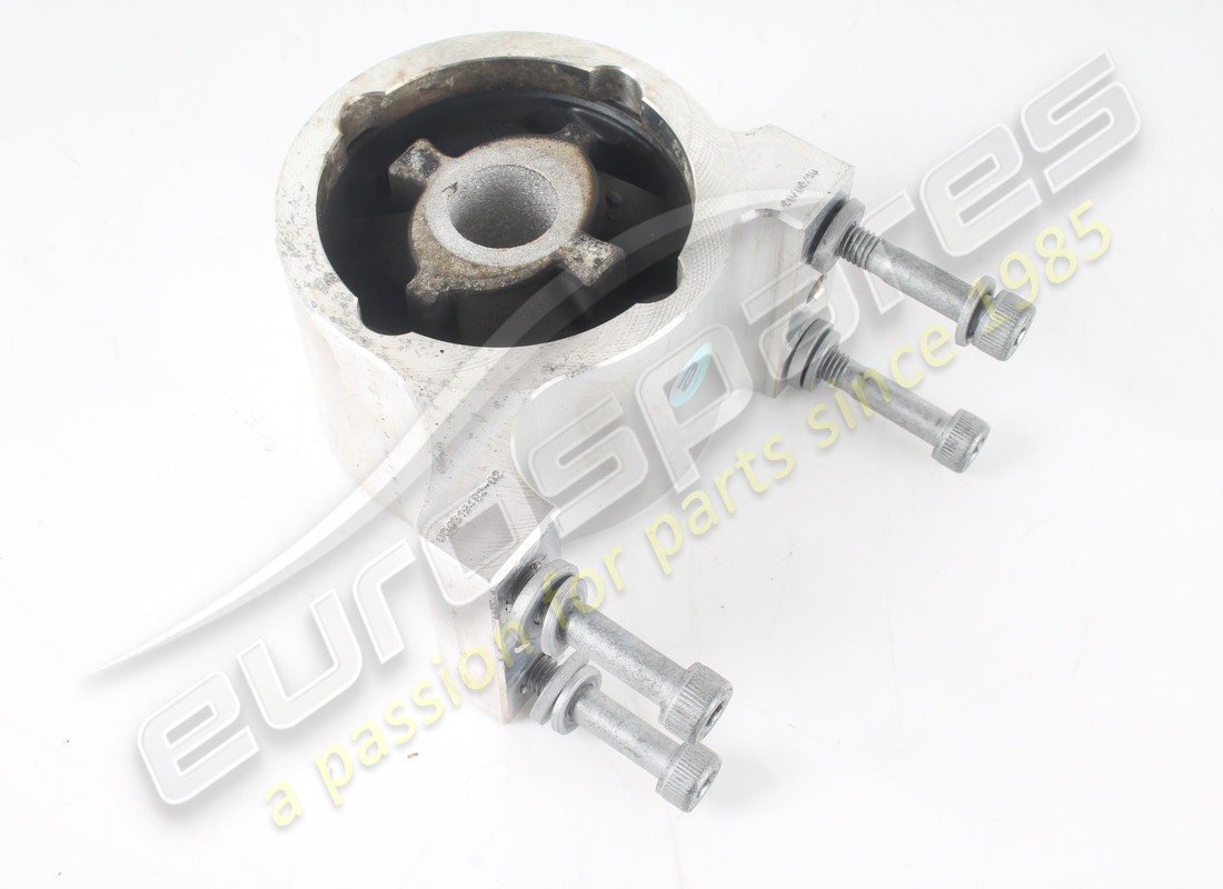 USED Ferrari COMPLETE LH BUSHING MOUNT . PART NUMBER 319482 (1) USED Ferrari COMPLETE LH BUSHING MOUNT . PART NUMBER 319482 (1)