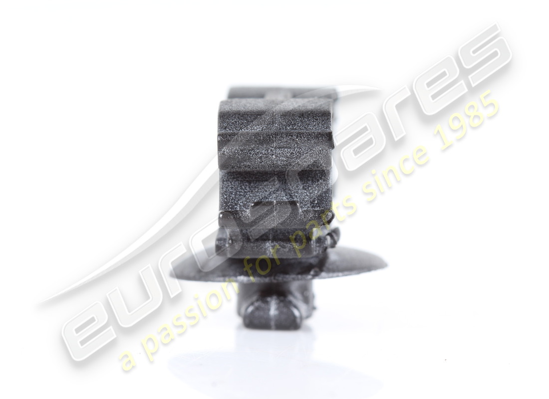 USED FERRARI CLIP. PART NUMBER 81097300 (2) used ferrari clip. part number 81097300 (2)