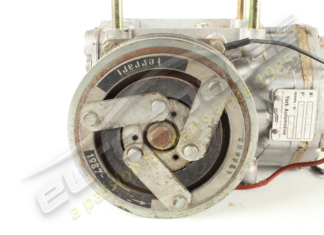 USED FERRARI A/C COMPRESSOR (THREADED TYPE). PART NUMBER 111222 (6) used ferrari a/c compressor (threaded type). part number 111222 (6)