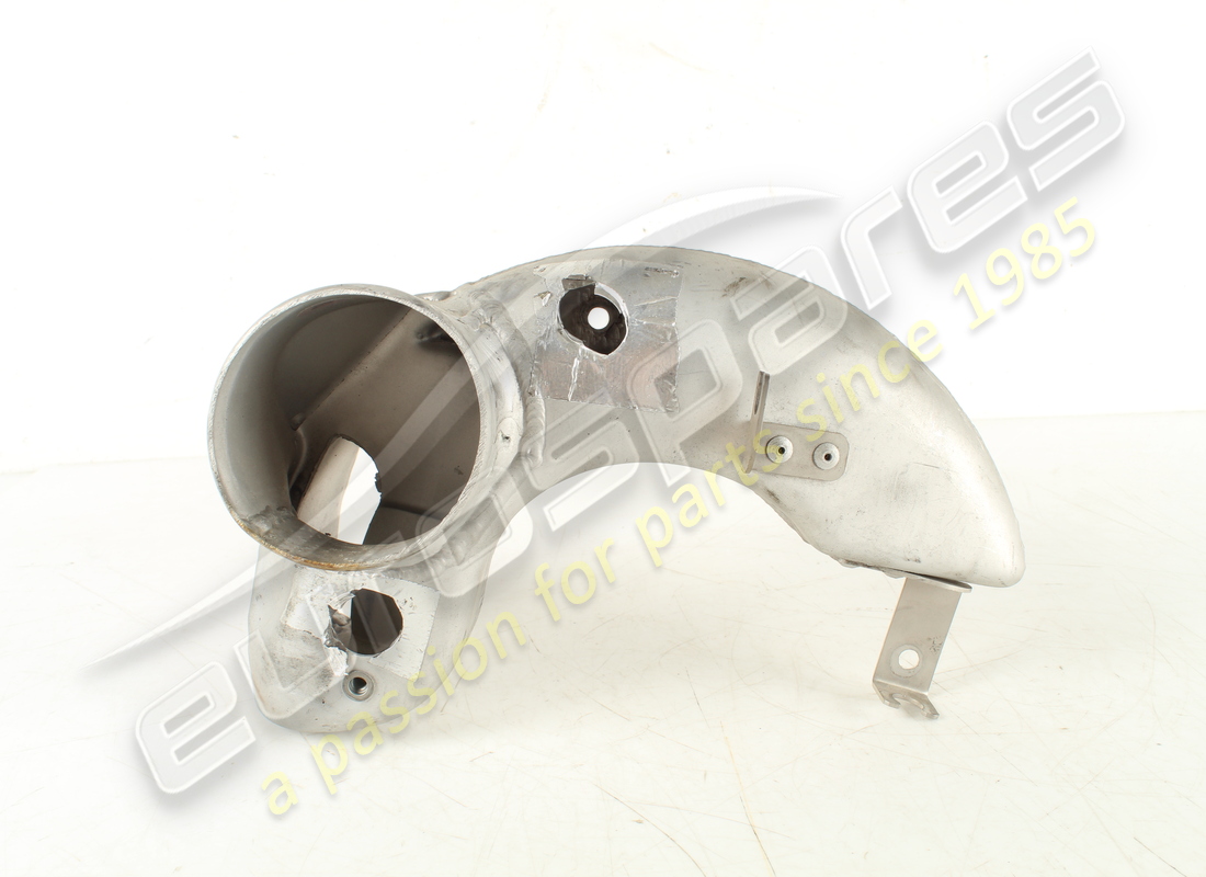 used ferrari complete rh hub carrier air in. part number 267465 (2)