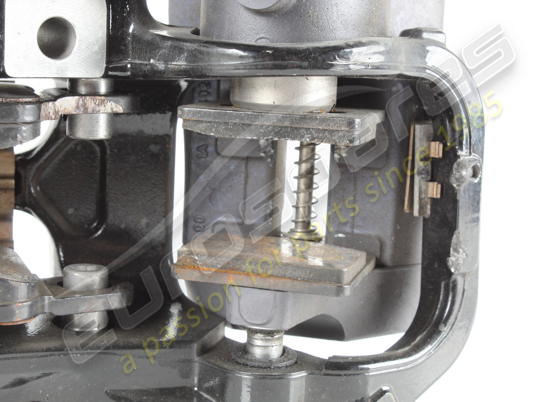 USED FERRARI COMPLETE RH REAR CALLIPER. PART NUMBER 776926 (7) used ferrari complete rh rear calliper. part number 776926 (7)