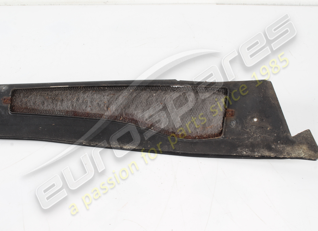 used ferrari lh outer molding for gb/aus. part number 65241900 (5)
