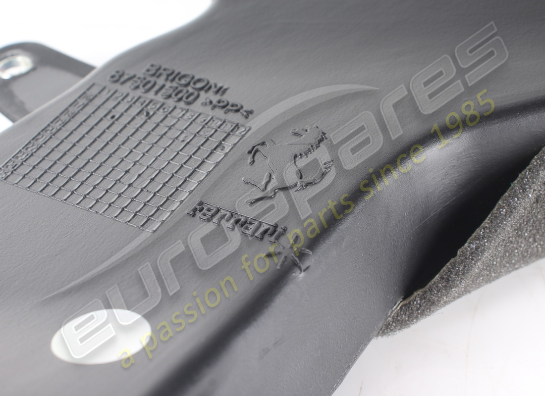 USED FERRARI LH DOOR AIR DUCT. PART NUMBER 87501500 (2) used ferrari lh door air duct. part number 87501500 (2)
