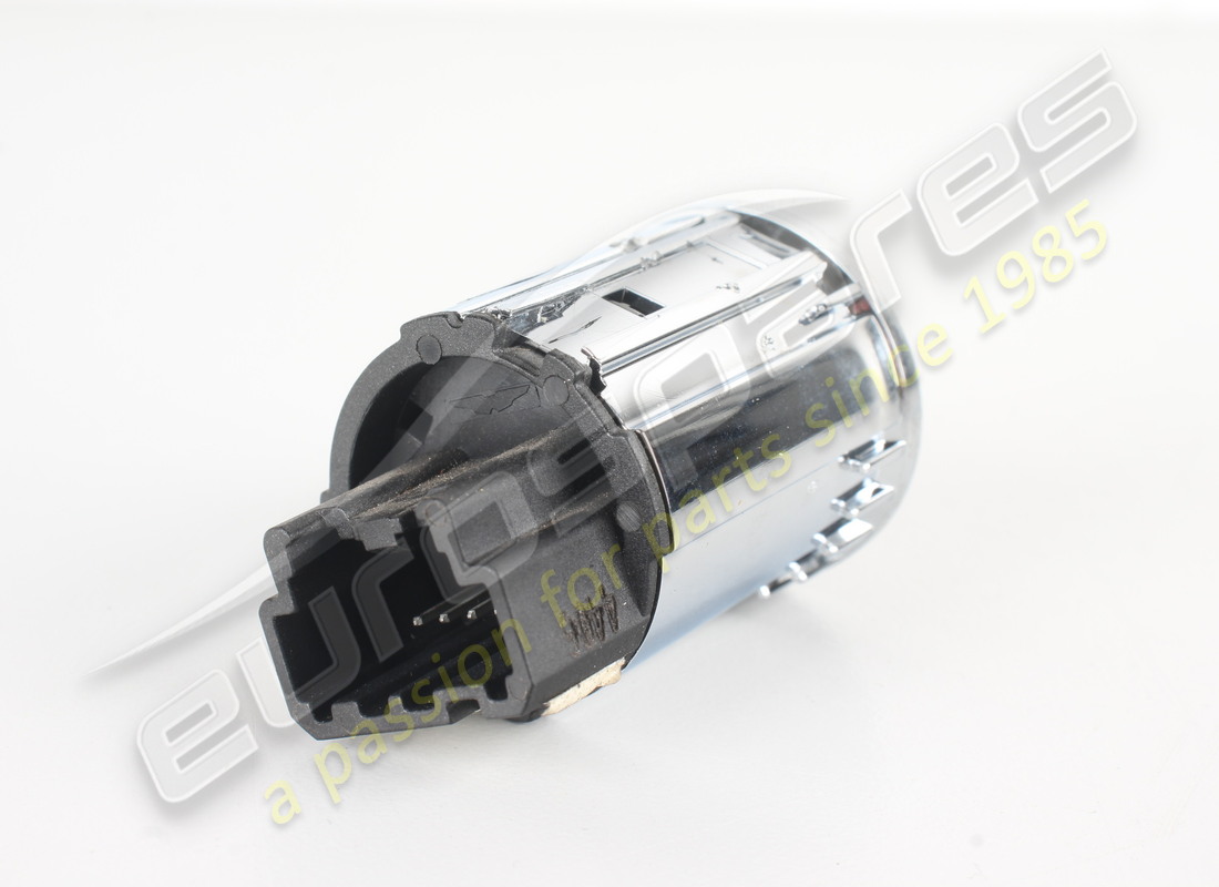damaged aston martin switch, reduced guard. part number 6g3319l538aa (2)
