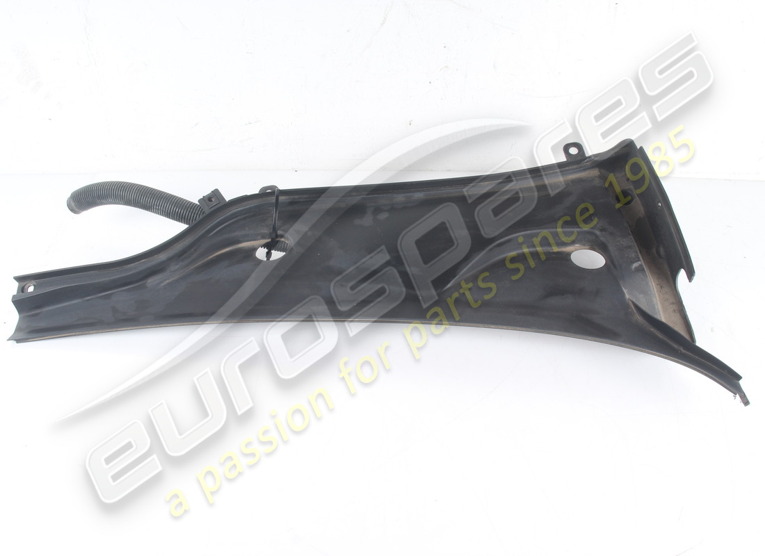 USED FERRARI COMPLETE RH UNDERWINDSCREEN TR. PART NUMBER 769798 (1) used ferrari complete rh underwindscreen tr. part number 769798 (1)