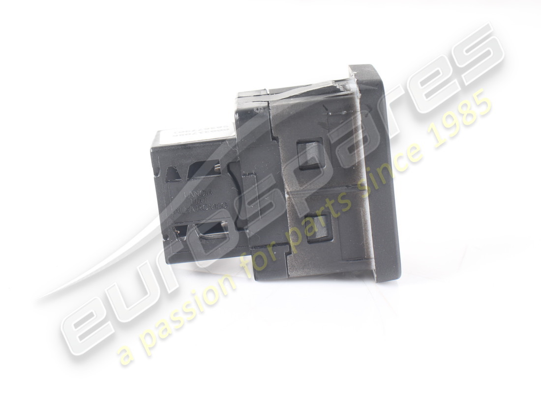 USED FERRARI USB SOCKET. PART NUMBER 317086 (2) used ferrari usb socket. part number 317086 (2)