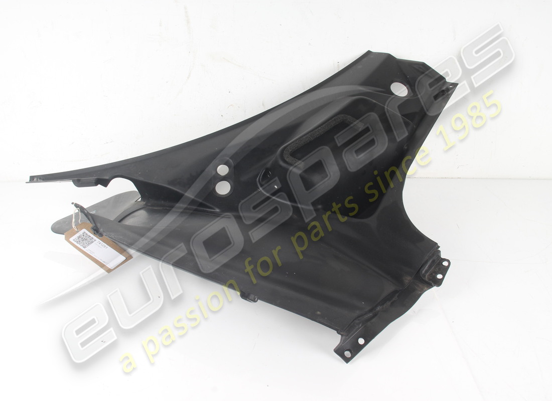 damaged ferrari complete rh underwindscreen tr. part number 741291 (1)