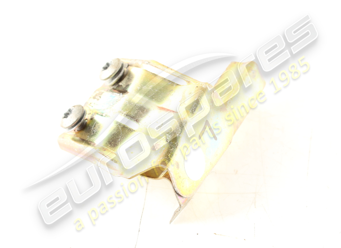 used maserati lh rear glass guide. part number 67271500 (1)