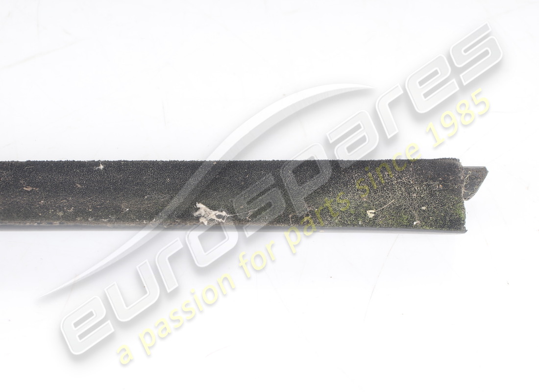 used maserati front rh window weather gask. part number 67820200 (3)