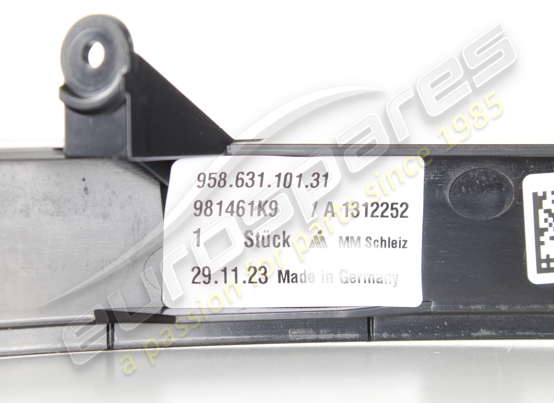 new porsche direction indicator light left. part number 95863110131 (3)