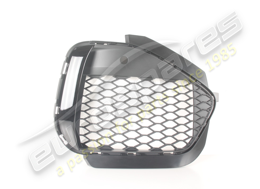new maserati rh front bumper grille. part number 670198175 (1)