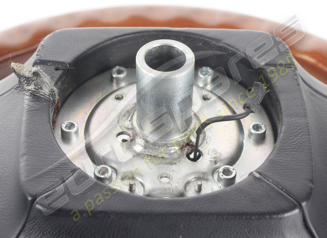 used maserati steering wheel. part number 377800104 (8)