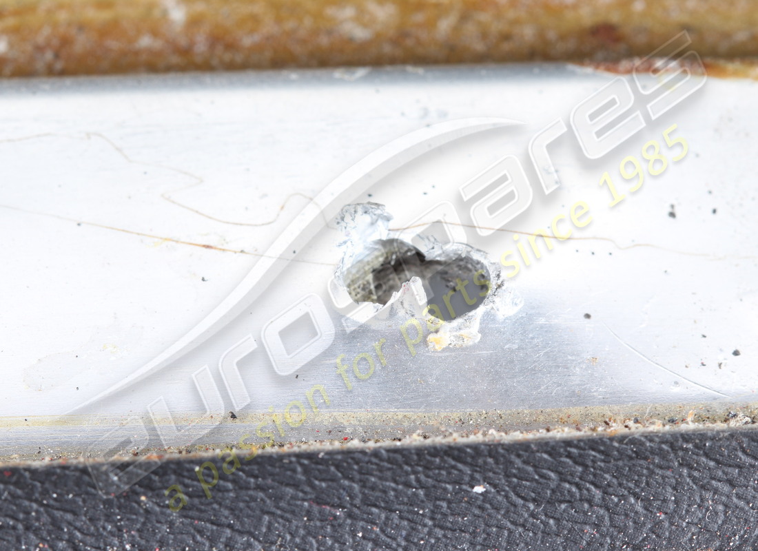 used ferrari lh moulding gts. part number 60356805 (6)