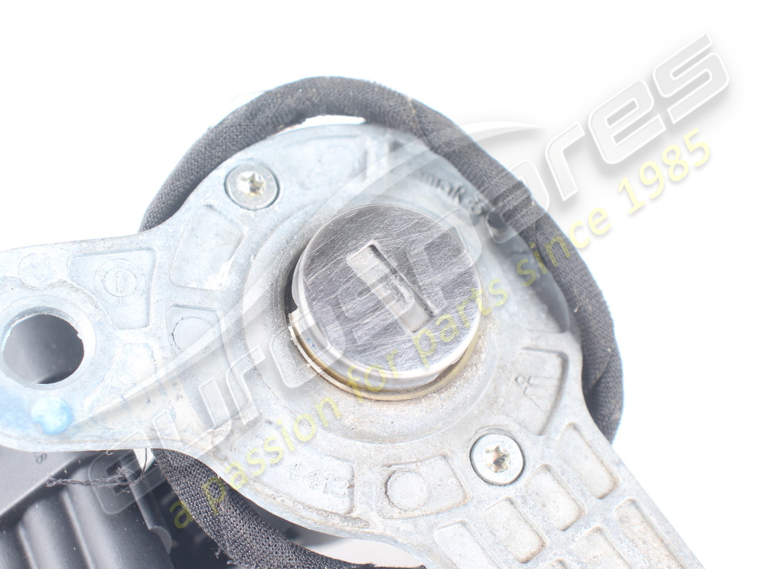 USED FERRARI LATCH HOLDER. PART NUMBER 89180800 (2) used ferrari latch holder. part number 89180800 (2)