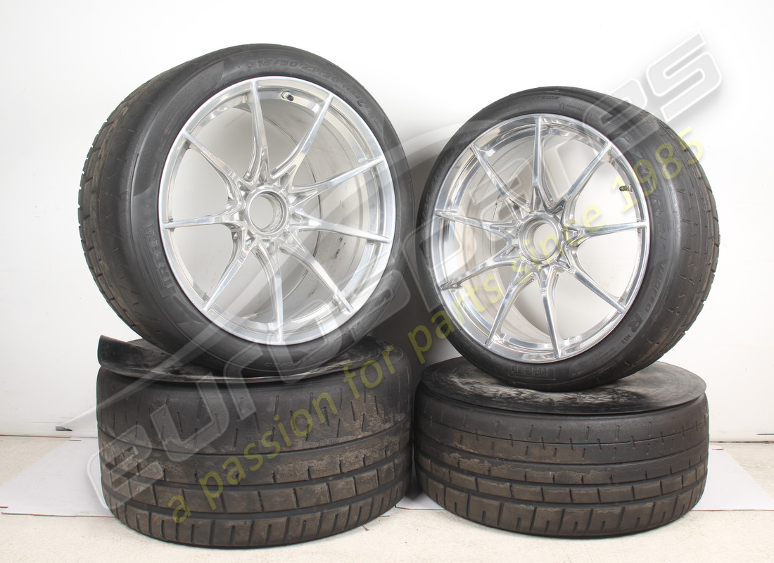 USED MCLAREN WHEEL SET . PART NUMBER EAP1558709 (1)