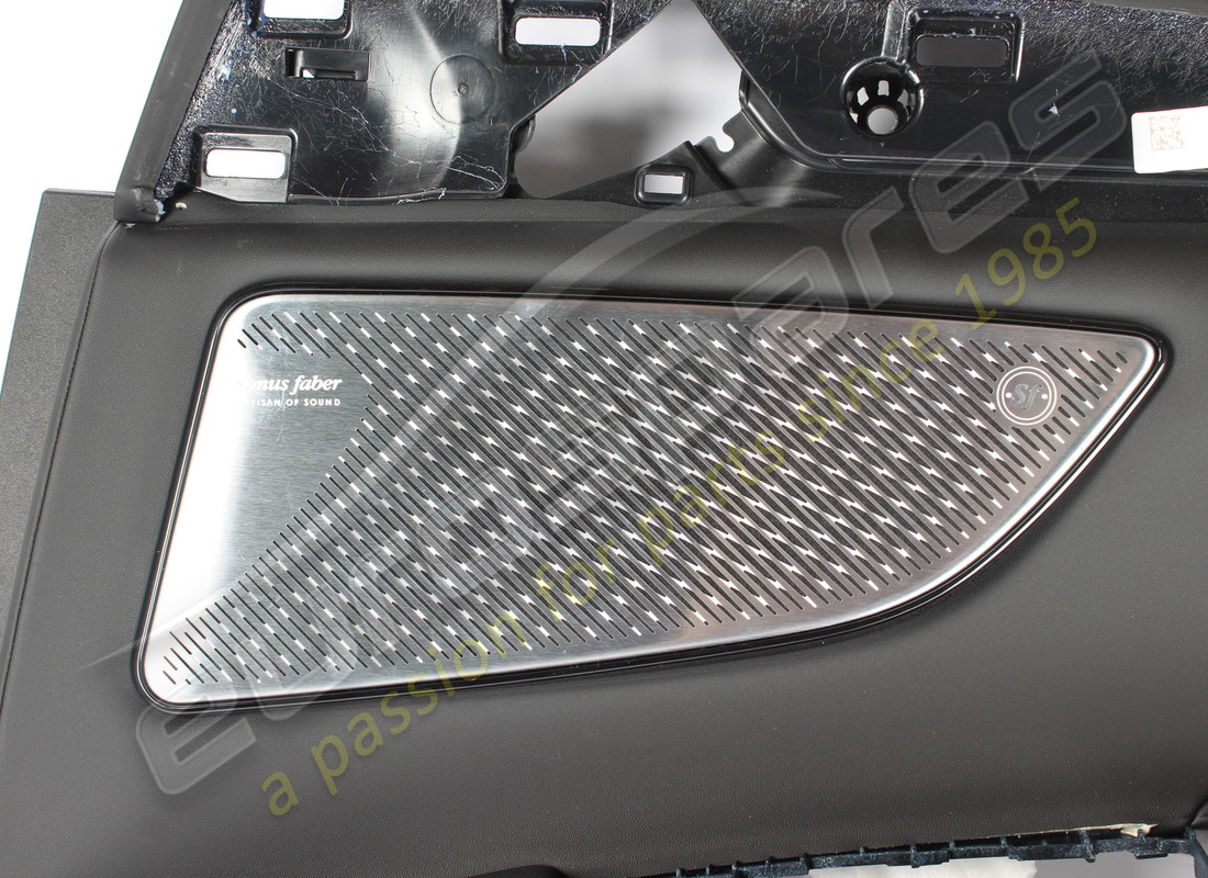 used maserati front rh door panel assembly. part number 670225866 (2)