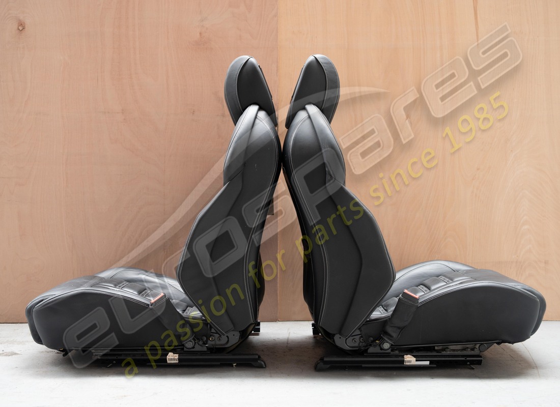 USED FERRARI COMPLETE SEAT SET. PART NUMBER EAP1558688 (21) used ferrari complete seat set. part number eap1558688 (21)