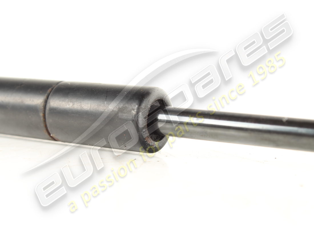 used maserati quattroporte bonnet strut. part number 67726000 (3)