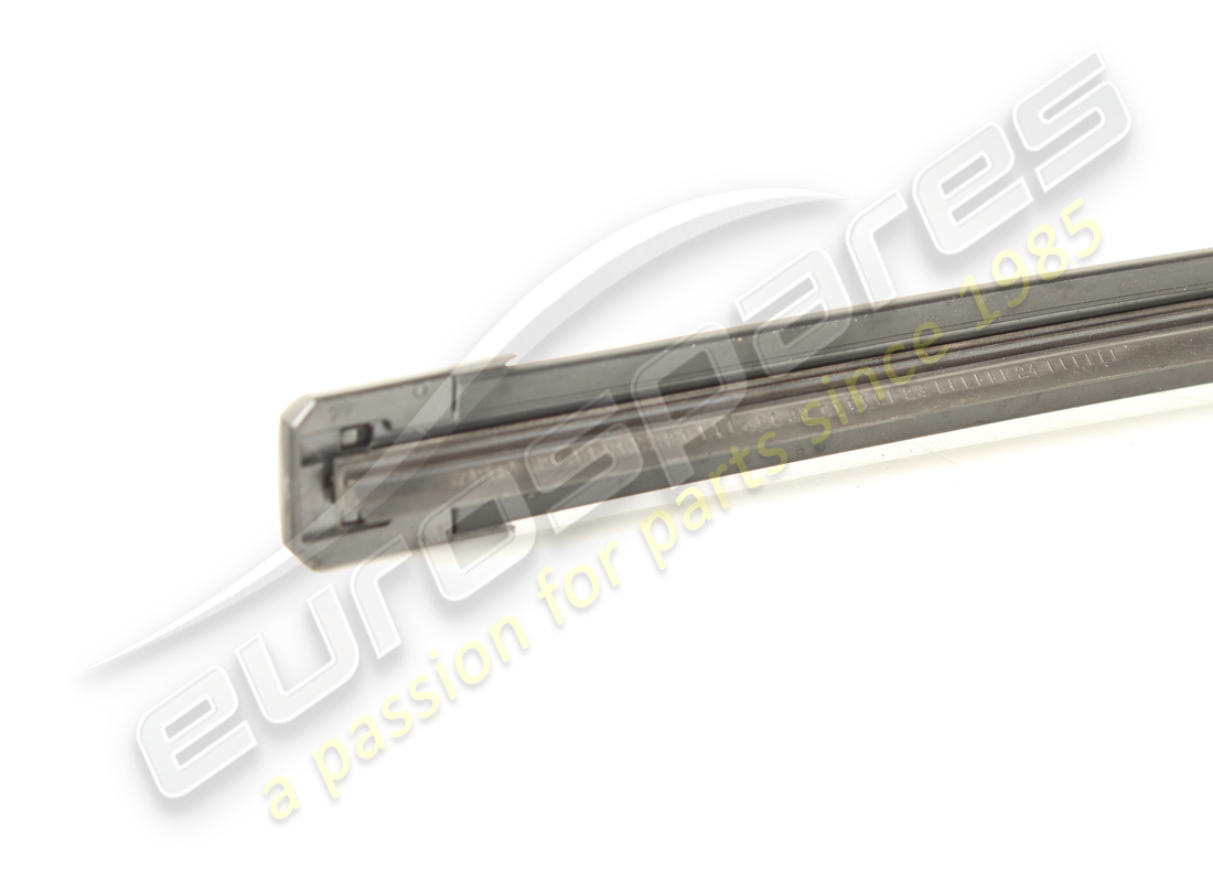 used ferrari passenger side windscreen wiper blade. part number 82196500 (2)
