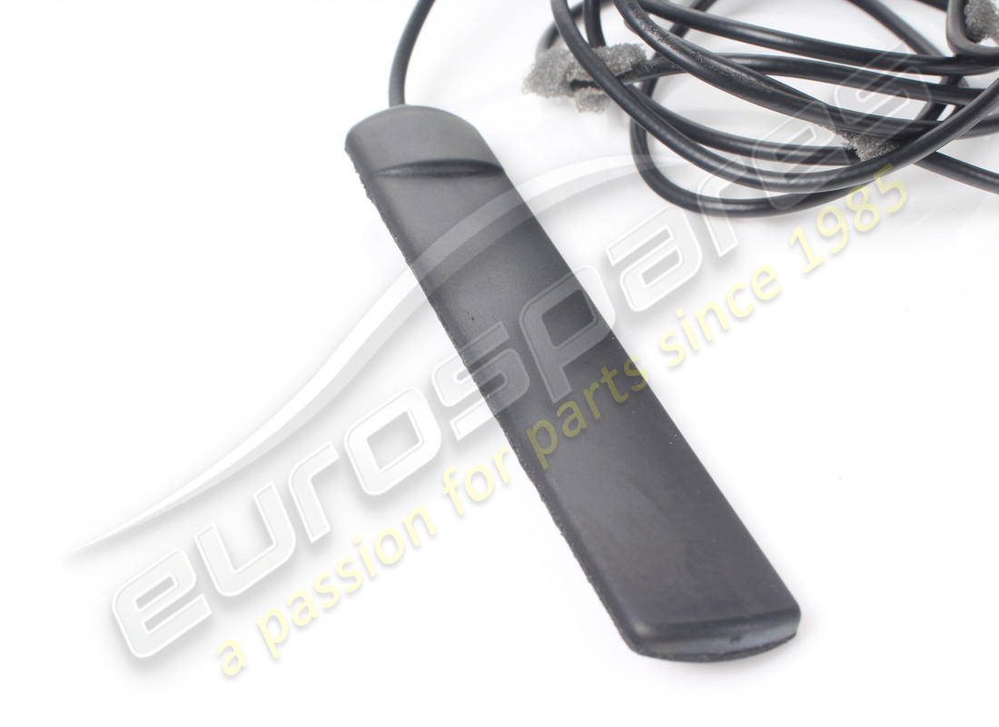USED FERRARI GLONASS GSM ANTENNA. PART NUMBER 336507 (2) used ferrari glonass gsm antenna. part number 336507 (2)