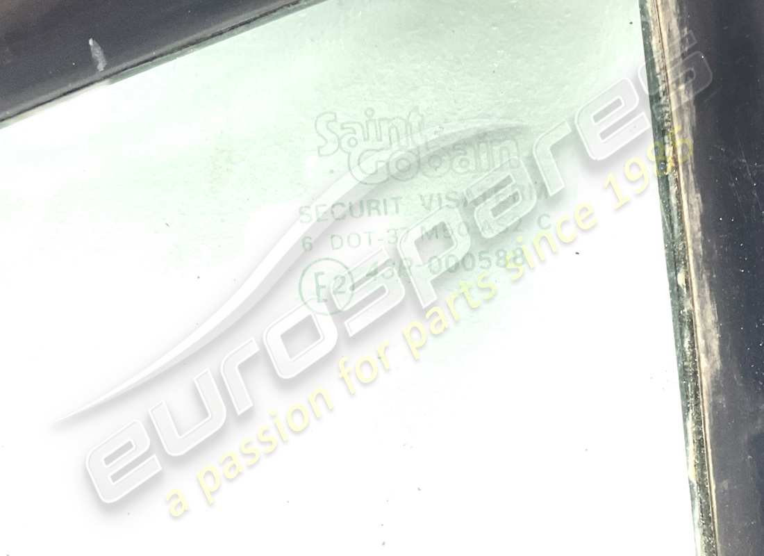 used ferrari rh rear quarter light glass gts. part number 60162807 (2)