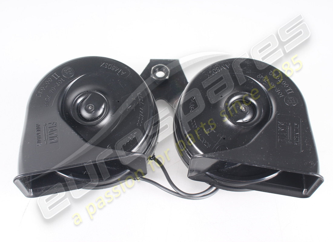 new aston martin horn assembly & bracket. part number ad2313a803bb (3)