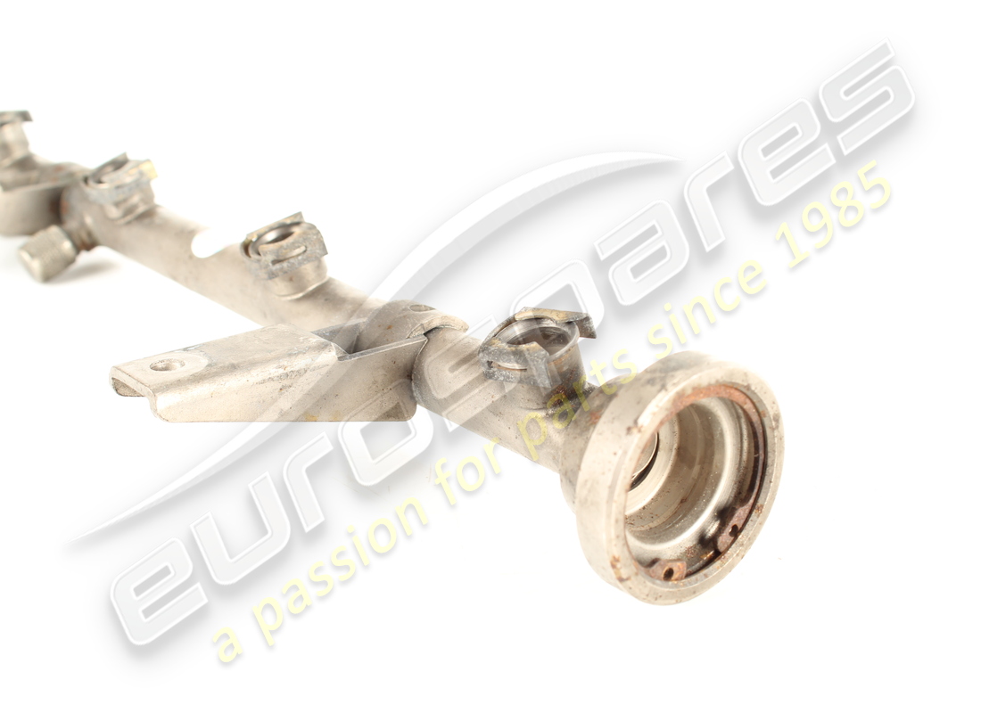 used maserati rh head fuel pipe. part number 585060002 (3)