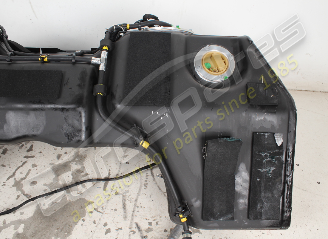 used ferrari complete tank. part number 341208 (5)