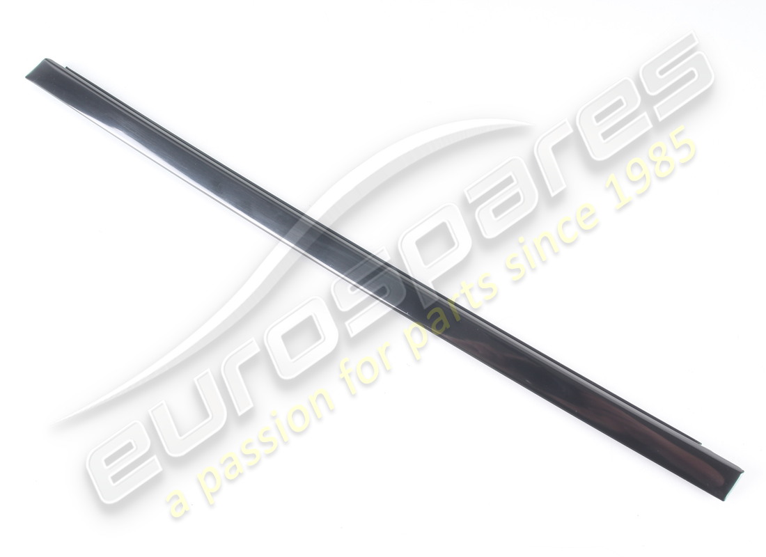 NEW FERRARI LH MOULDING. PART NUMBER 61539000 (1) new ferrari lh moulding. part number 61539000 (1)