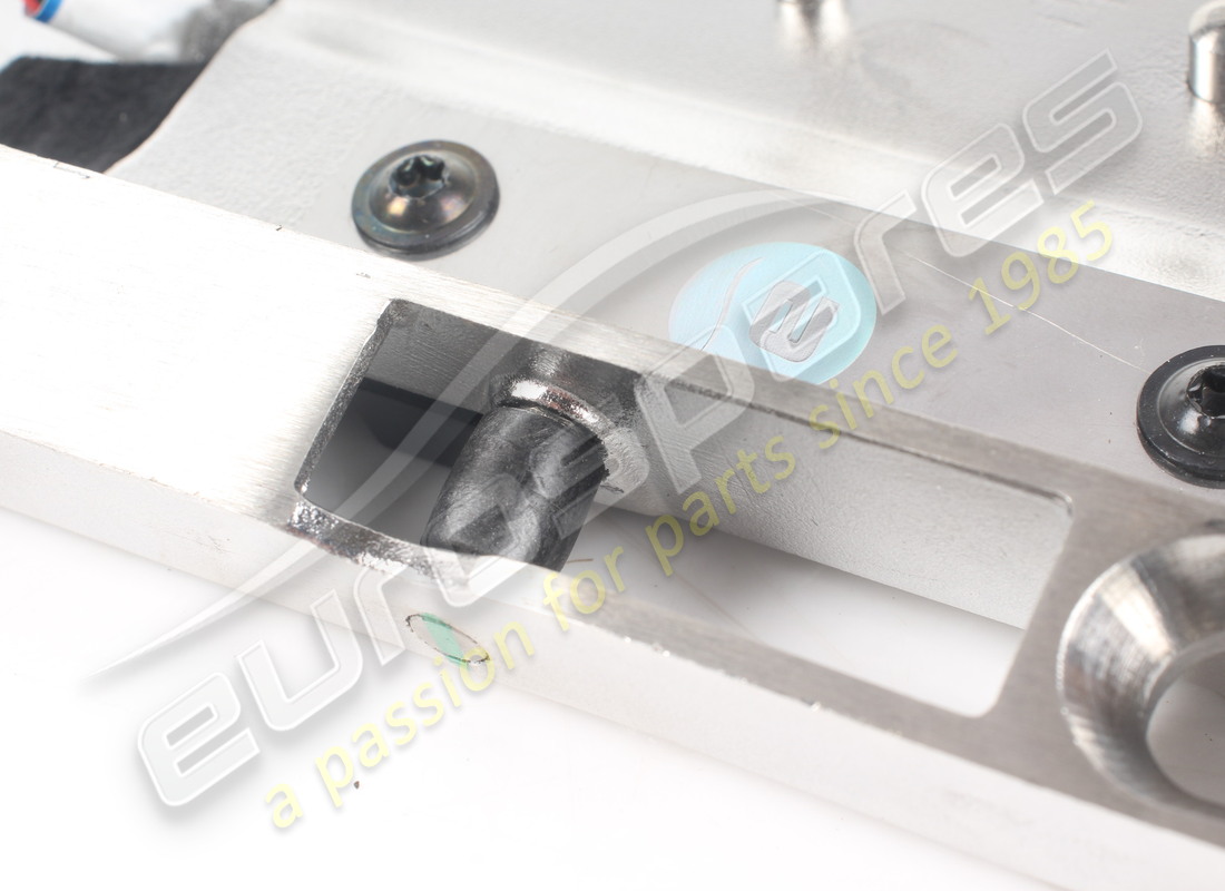 used ferrari new striker rh complete. part number 749652 (2)